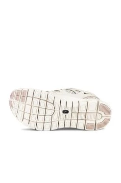 Nike Free Run 2 Sneaker Light Bone & Fossil Stone 13 Nike Free Run 2 Sneaker Light Bone & Fossil Stone -Fashion Women's Clothing Store NIKR WZ548 V6